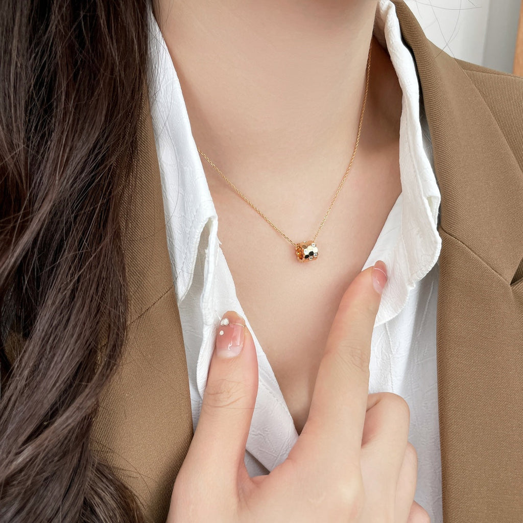 BEE MINI PEDANT ZIRCONIA NECKLACE