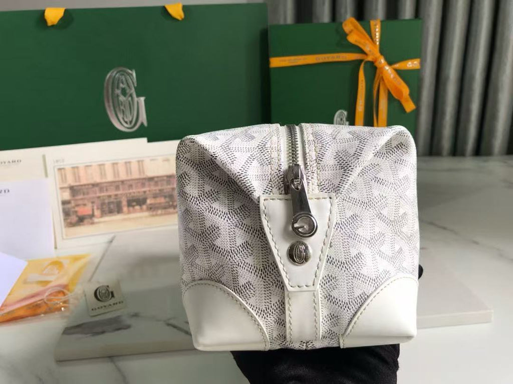 BOWLING TOILETRY BAG 25 IN WHITE GOYARDINE CANVAS AND CALFSKIN