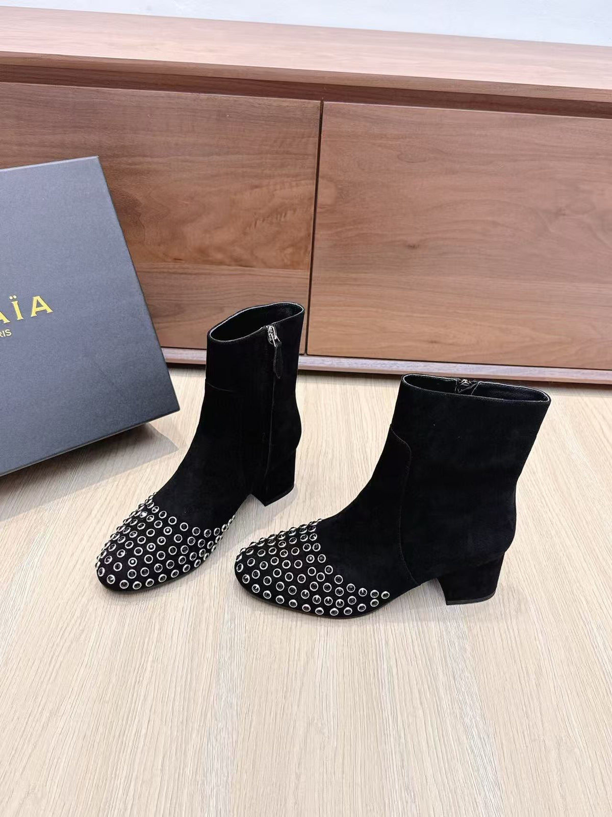 Alaïa Embellished Ankle Boots 60 Black Suede