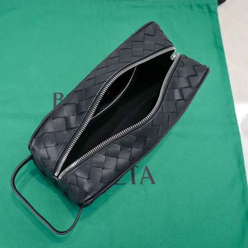 Bottega Veneta 2026 Barrel Bag 26cm Black Leather