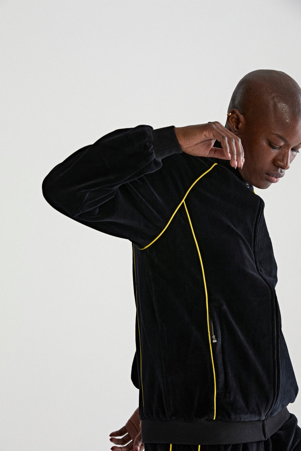 OUTLINE VELOUR TRACK JACKET