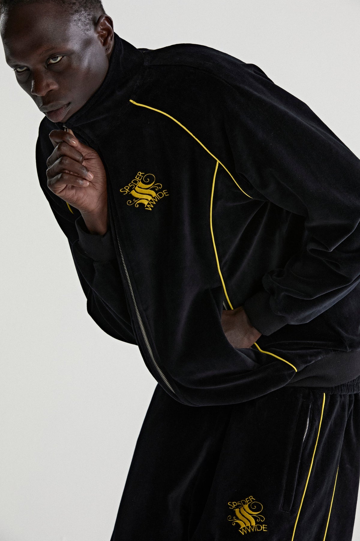 OUTLINE VELOUR TRACK JACKET