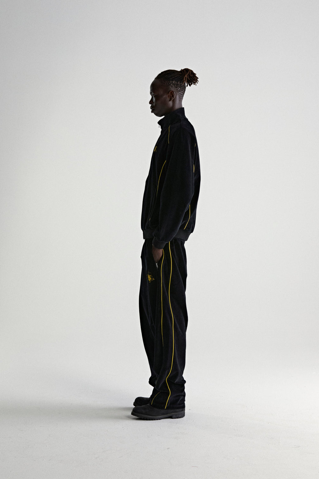 OUTLINE VELOUR TRACK JACKET
