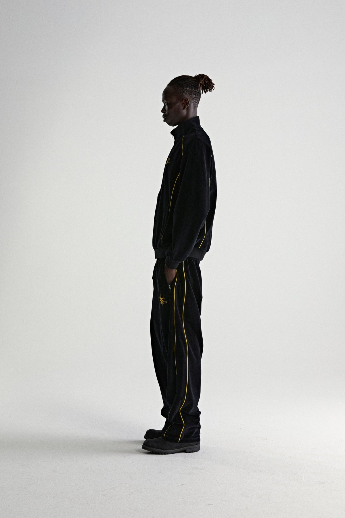 OUTLINE VELOUR TRACK JACKET