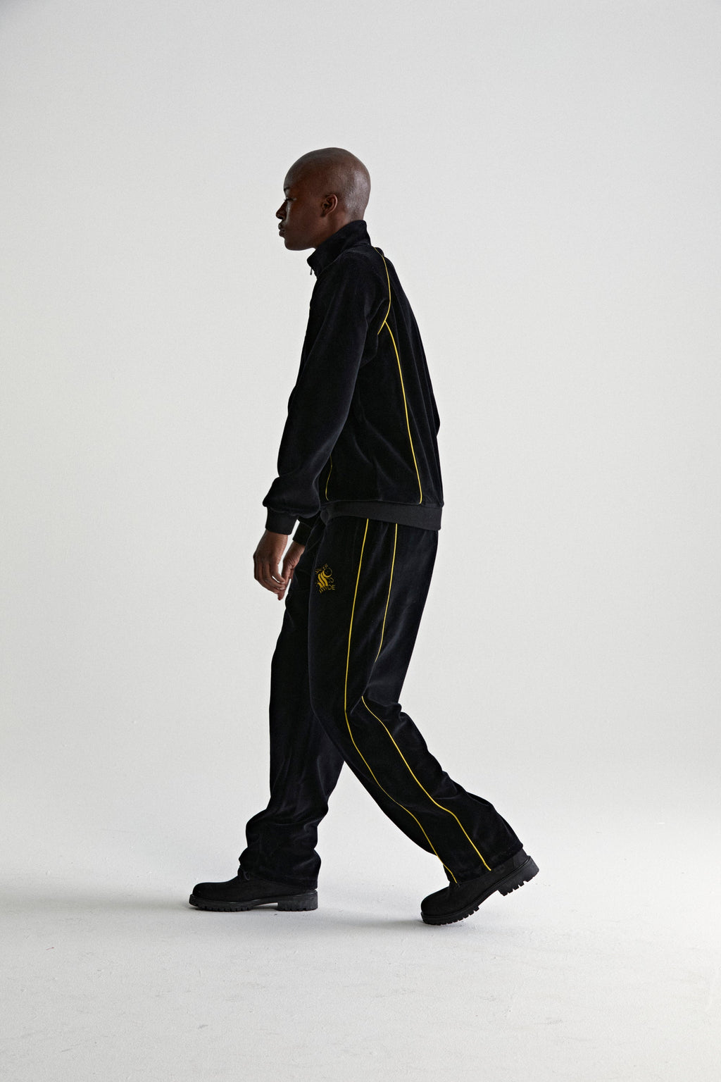 OUTLINE VELOUR TRACK JACKET