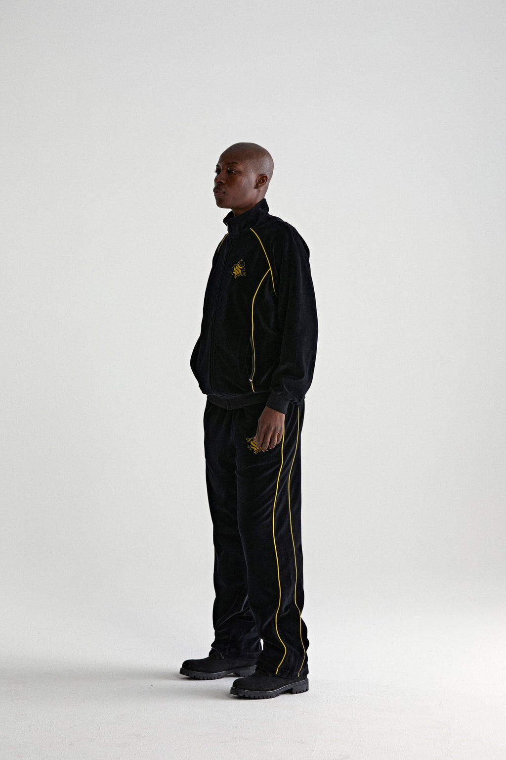 OUTLINE VELOUR TRACK JACKET