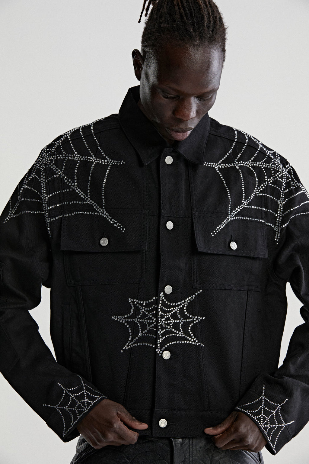 WEB DENIM CROPPED TRUCKER JACKET