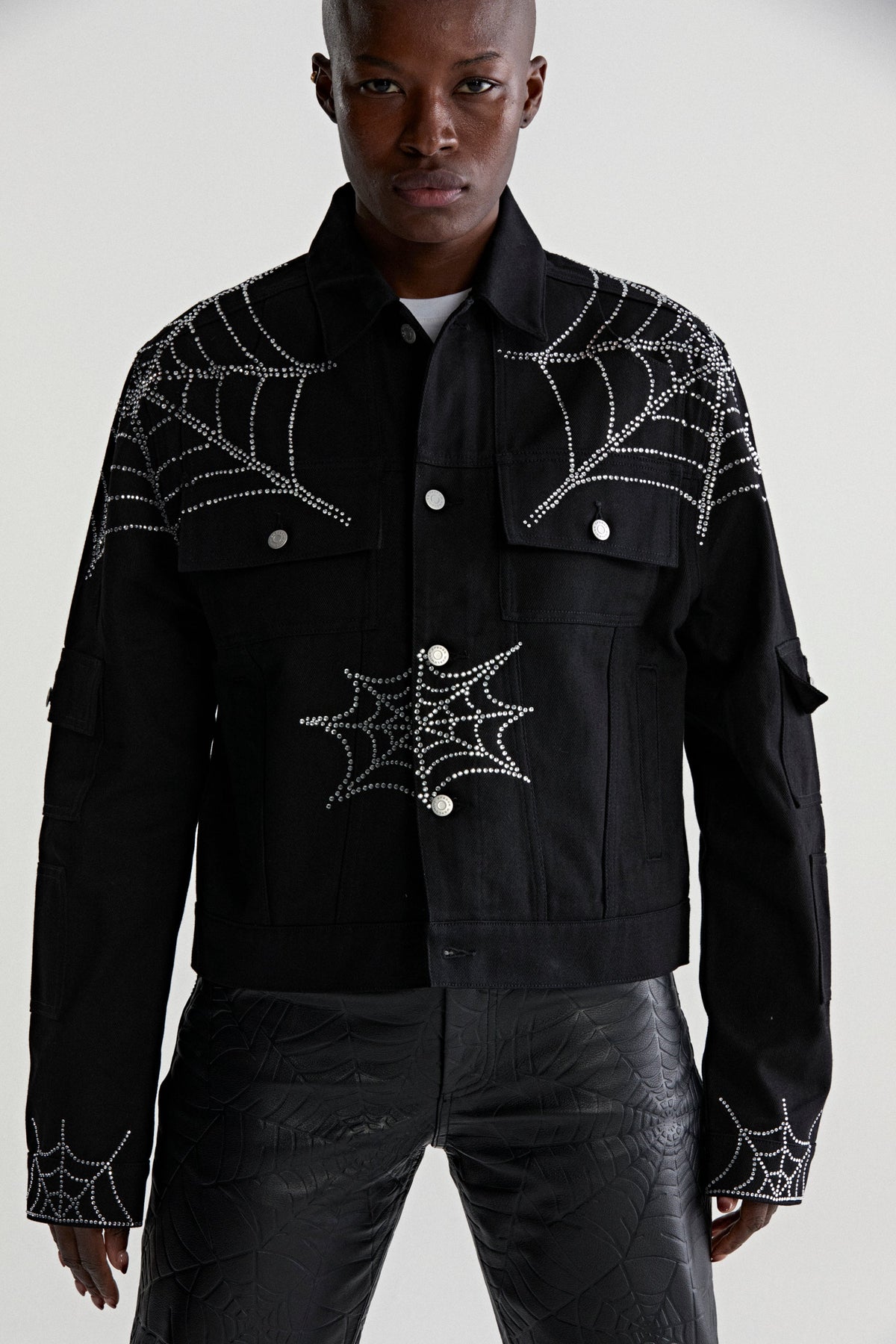 WEB DENIM CROPPED TRUCKER JACKET