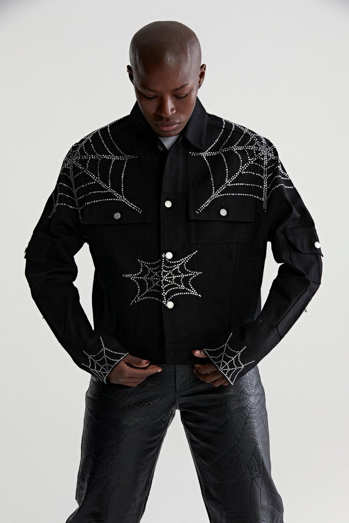 WEB DENIM CROPPED TRUCKER JACKET