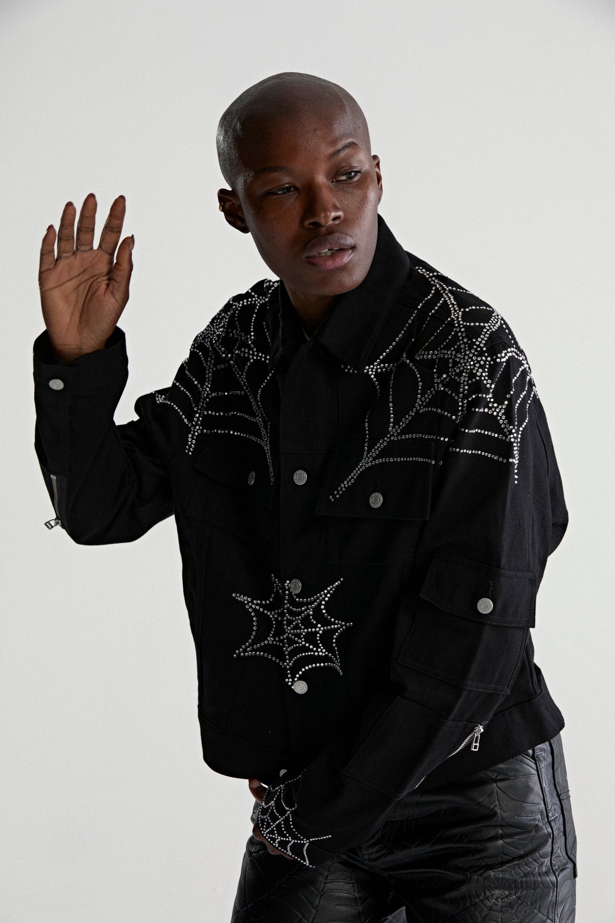 WEB DENIM CROPPED TRUCKER JACKET