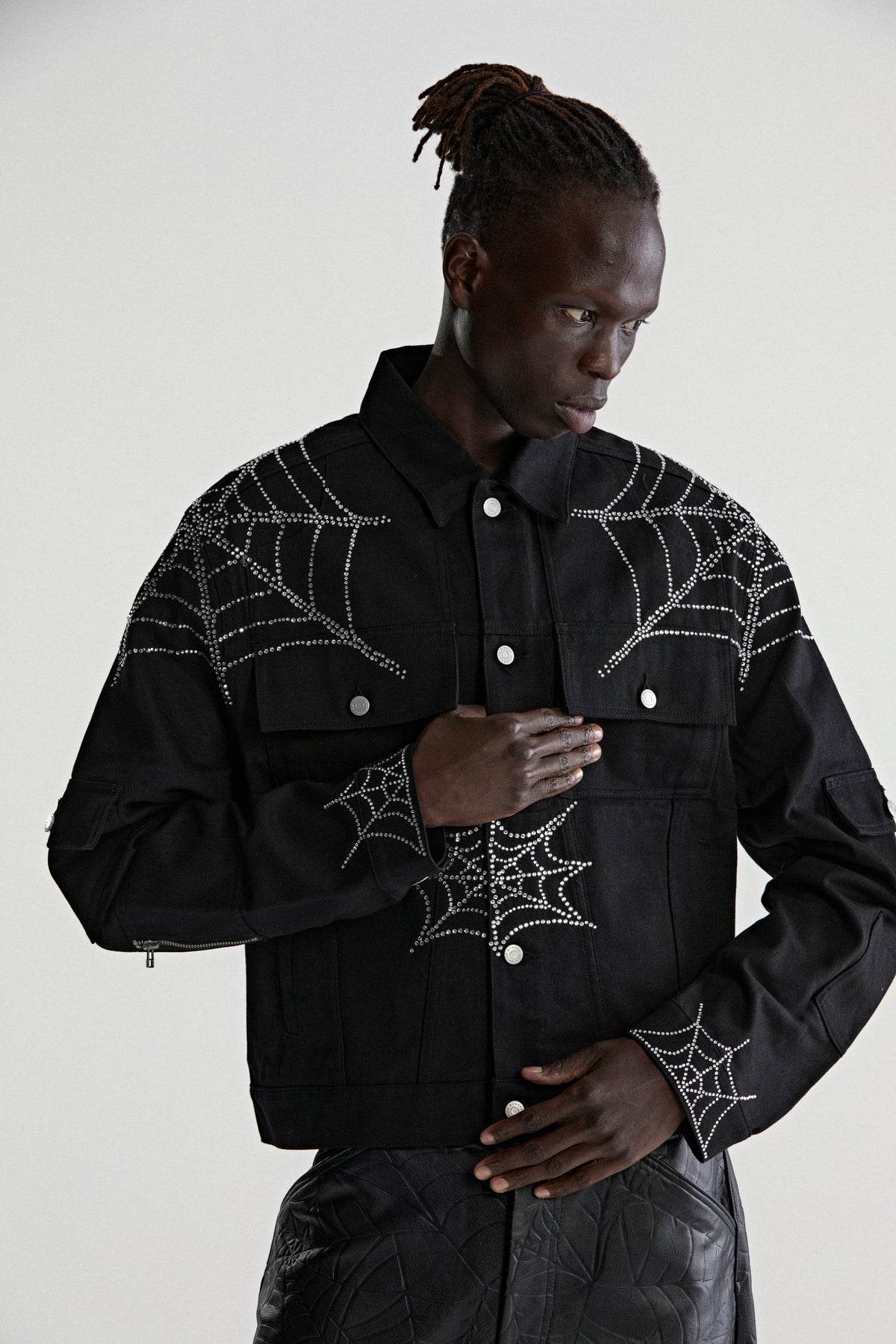 WEB DENIM CROPPED TRUCKER JACKET