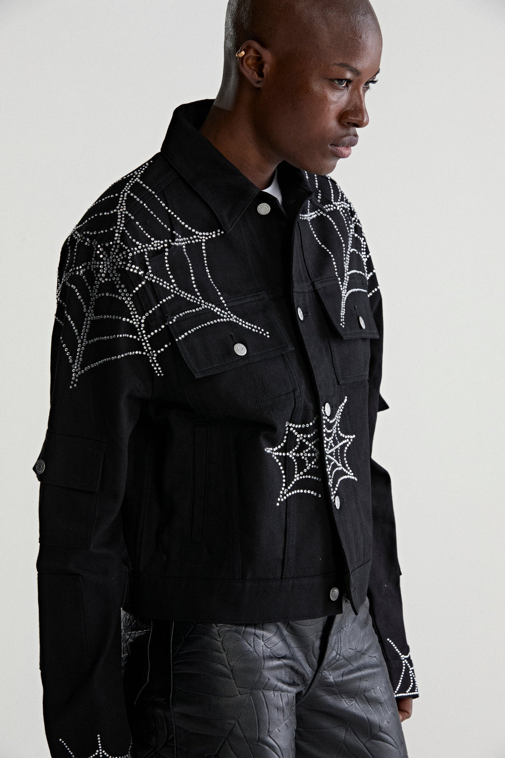 WEB DENIM CROPPED TRUCKER JACKET