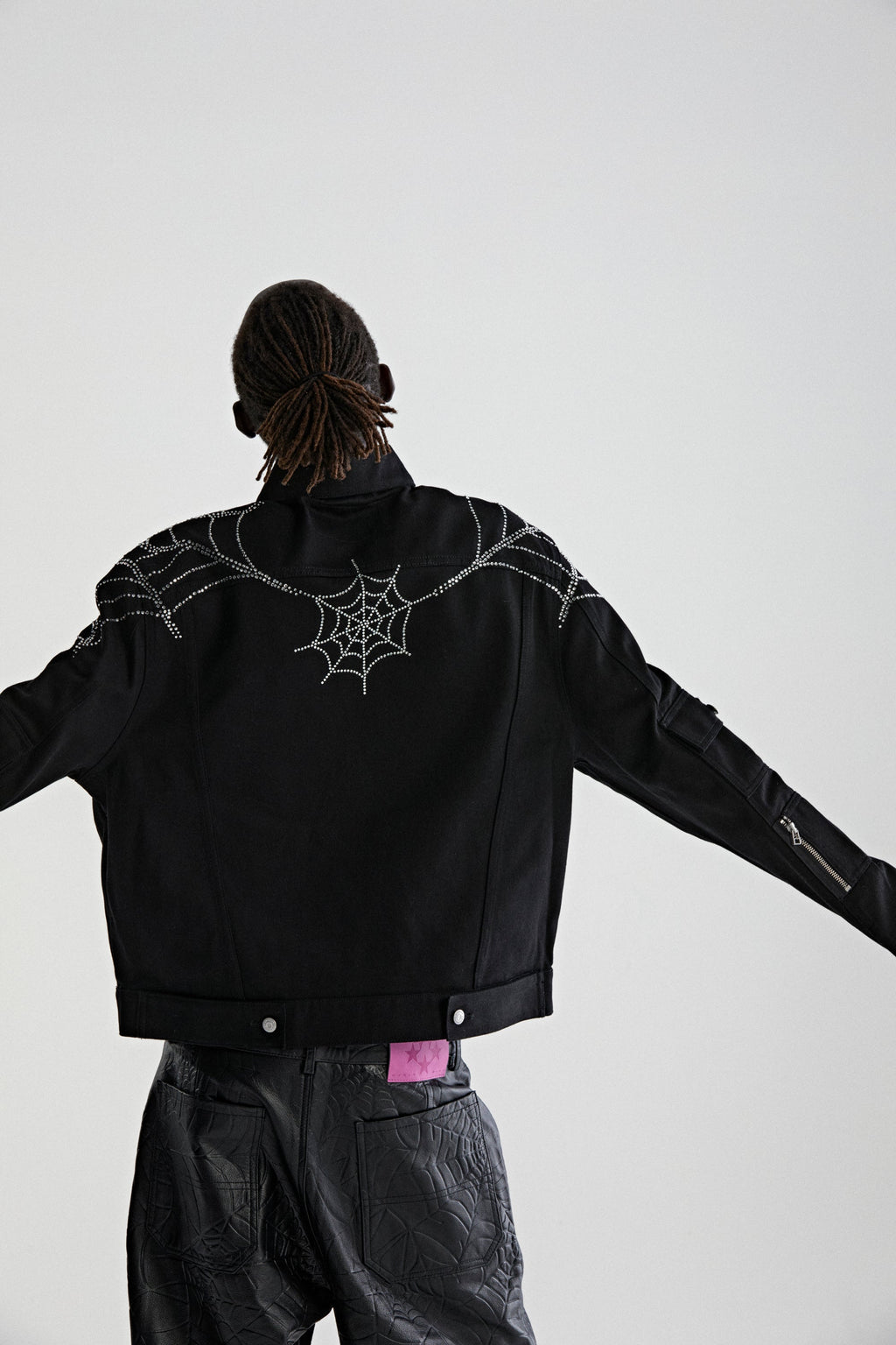 WEB DENIM CROPPED TRUCKER JACKET