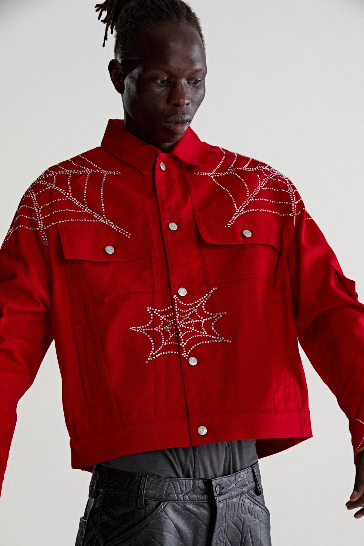 WEB DENIM CROPPED TRUCKER JACKET