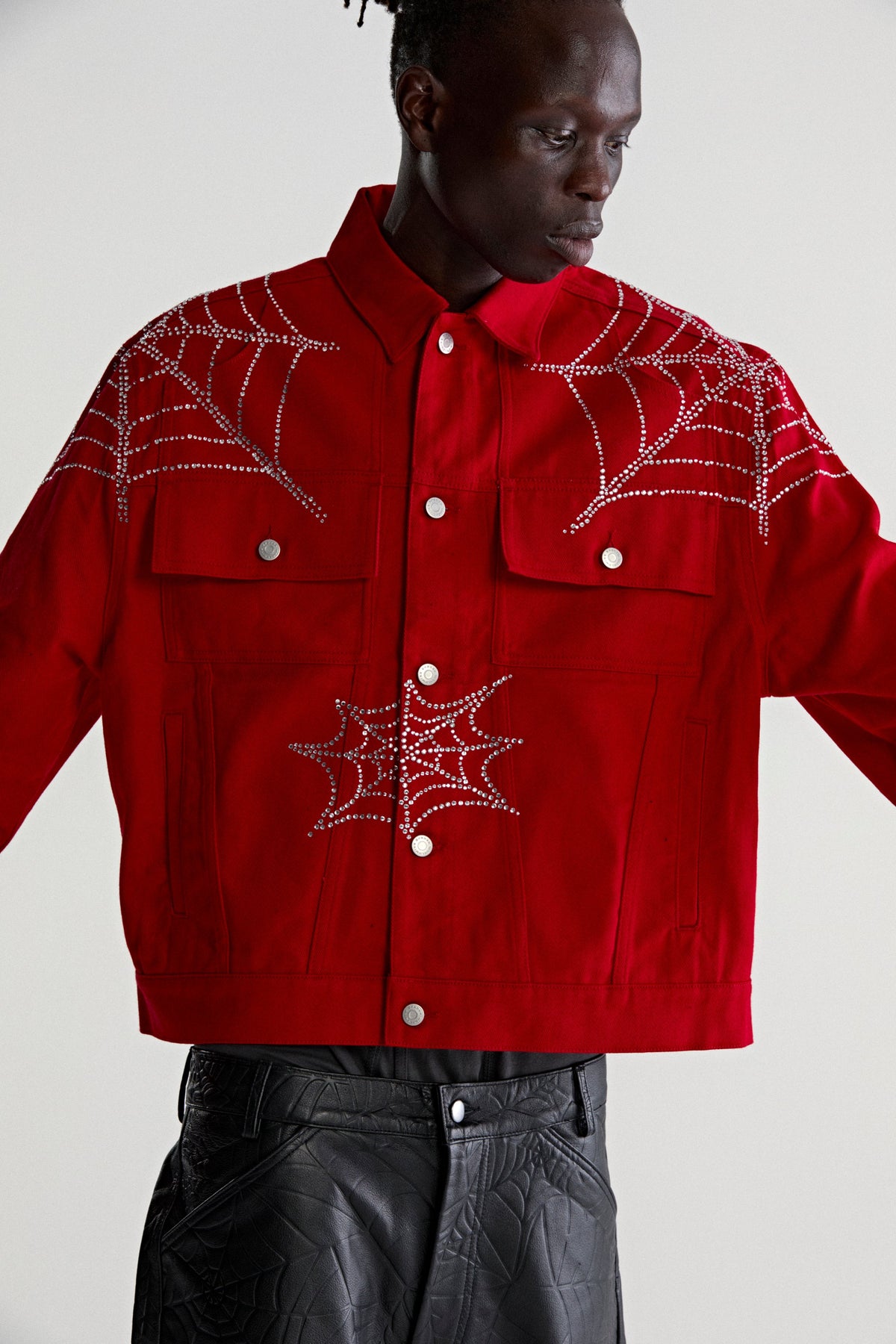 WEB DENIM CROPPED TRUCKER JACKET