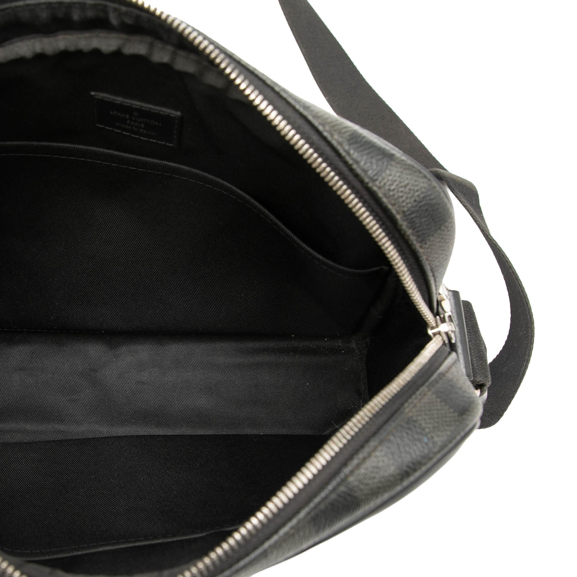 Louis Vuitton Damier Graphite Dayton Reporter MM