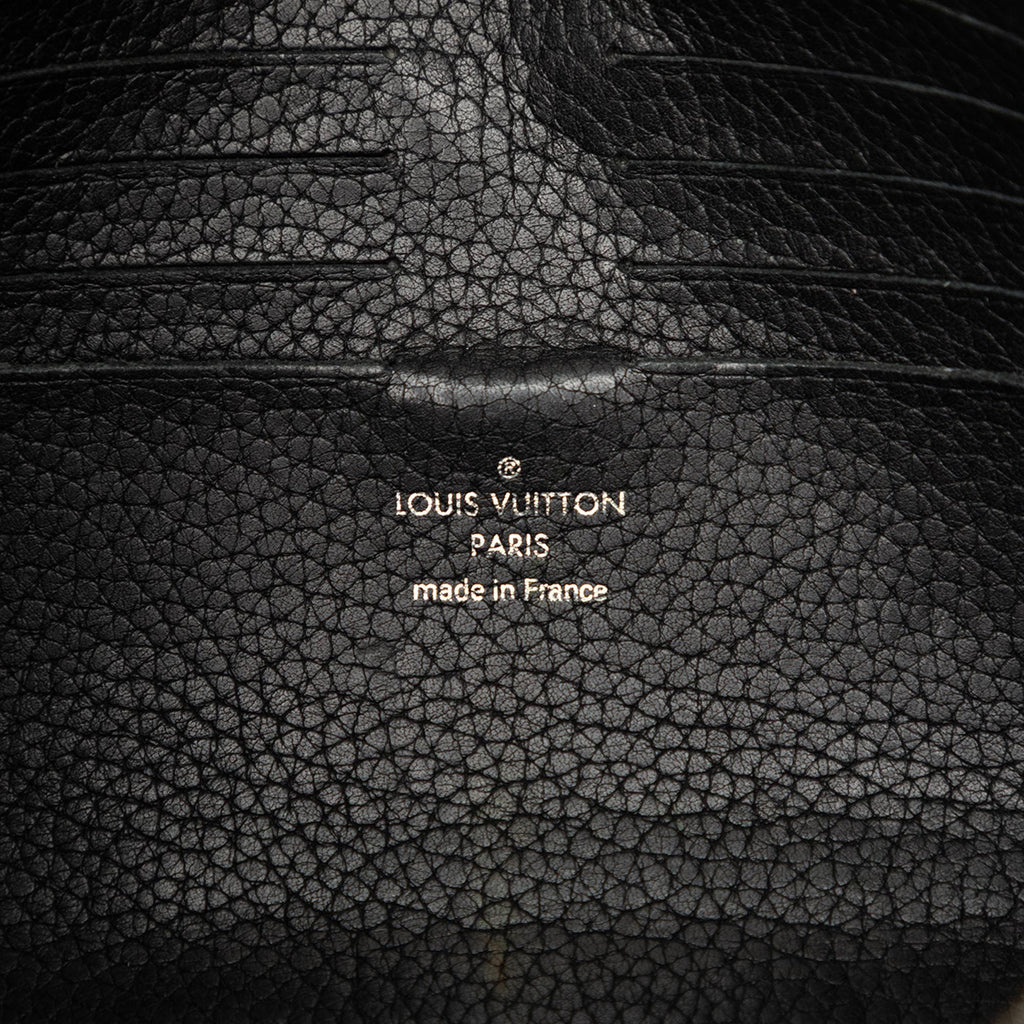 Louis Vuitton Taiga Kasai
