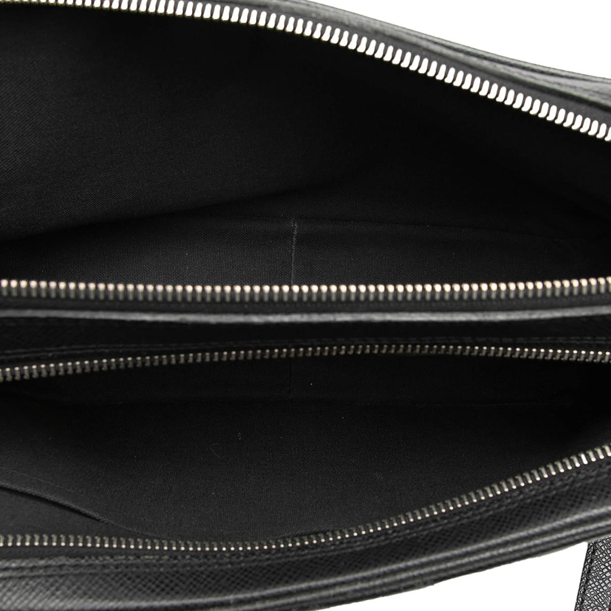 Louis Vuitton Taiga Neo Pavel
