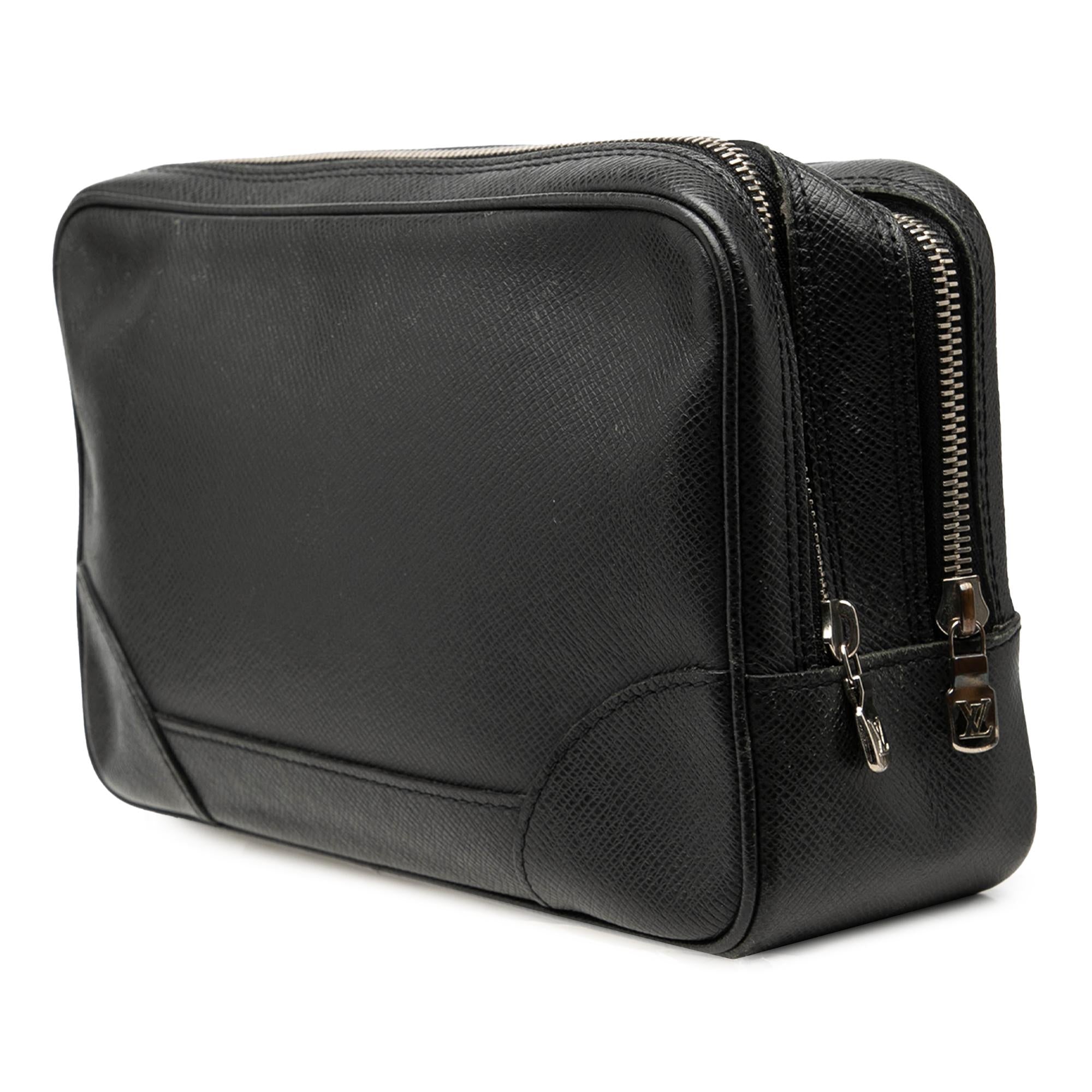 Louis Vuitton Taiga Neo Pavel