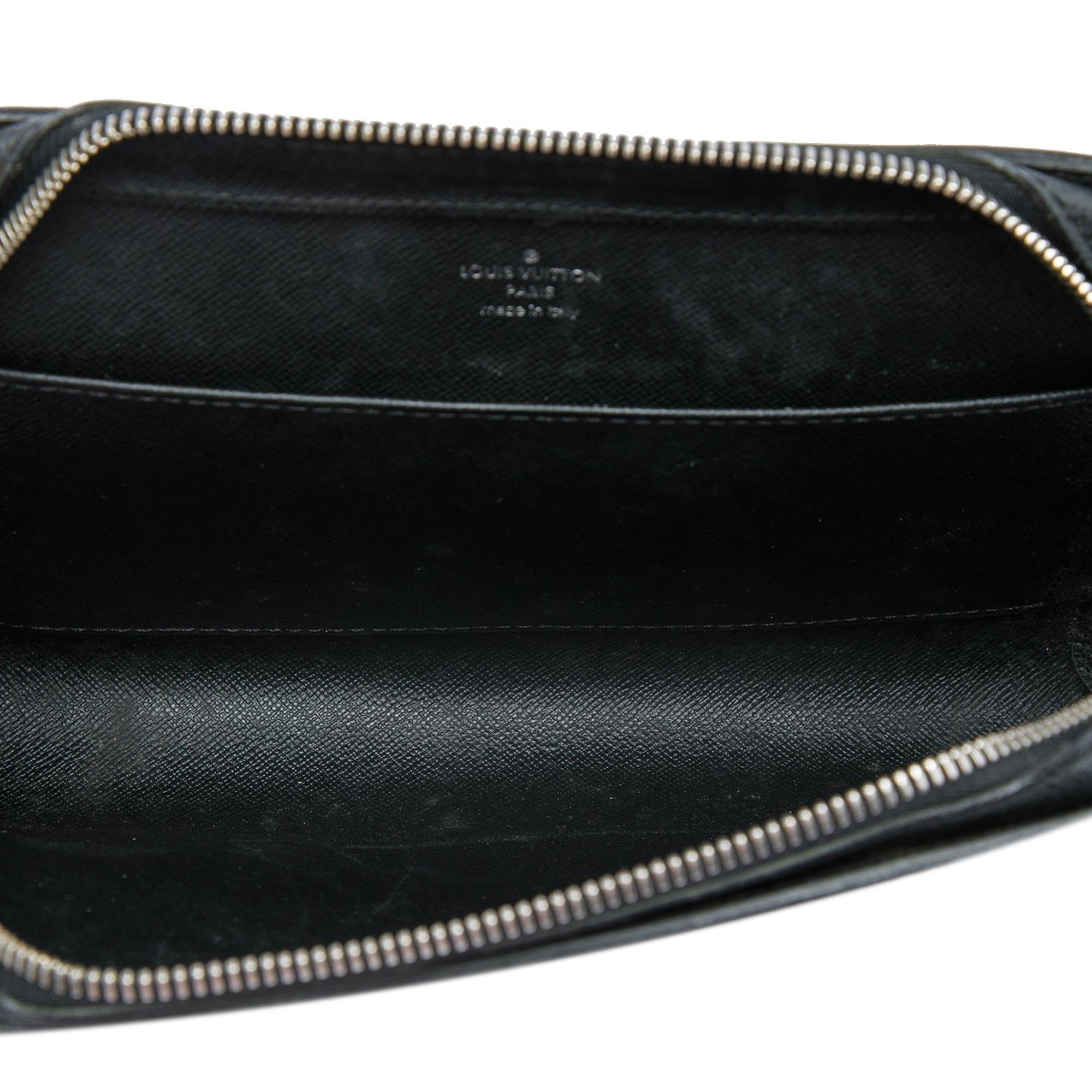 Louis Vuitton Taiga Pochette Baikal