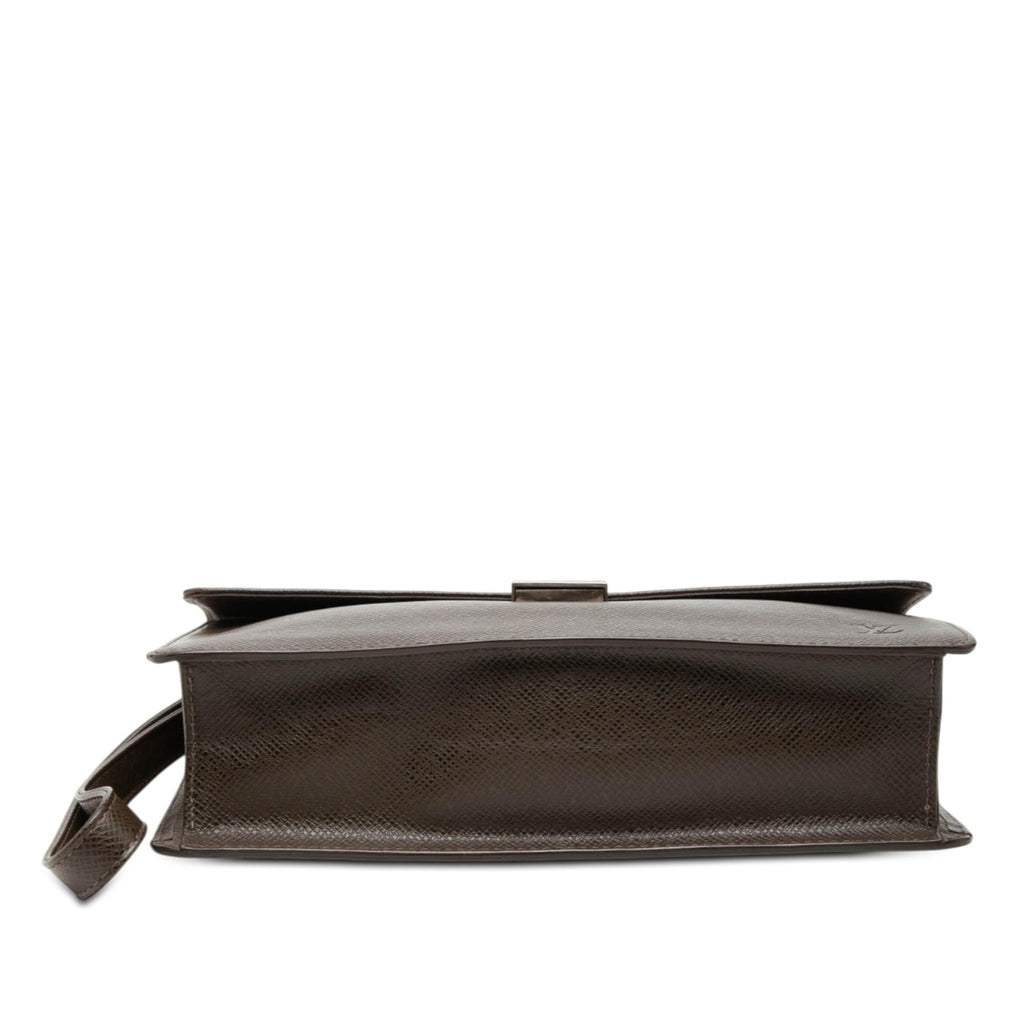 Louis Vuitton Taiga Selenga