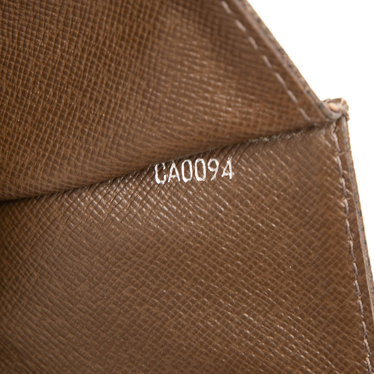 Louis Vuitton Taiga Selenga