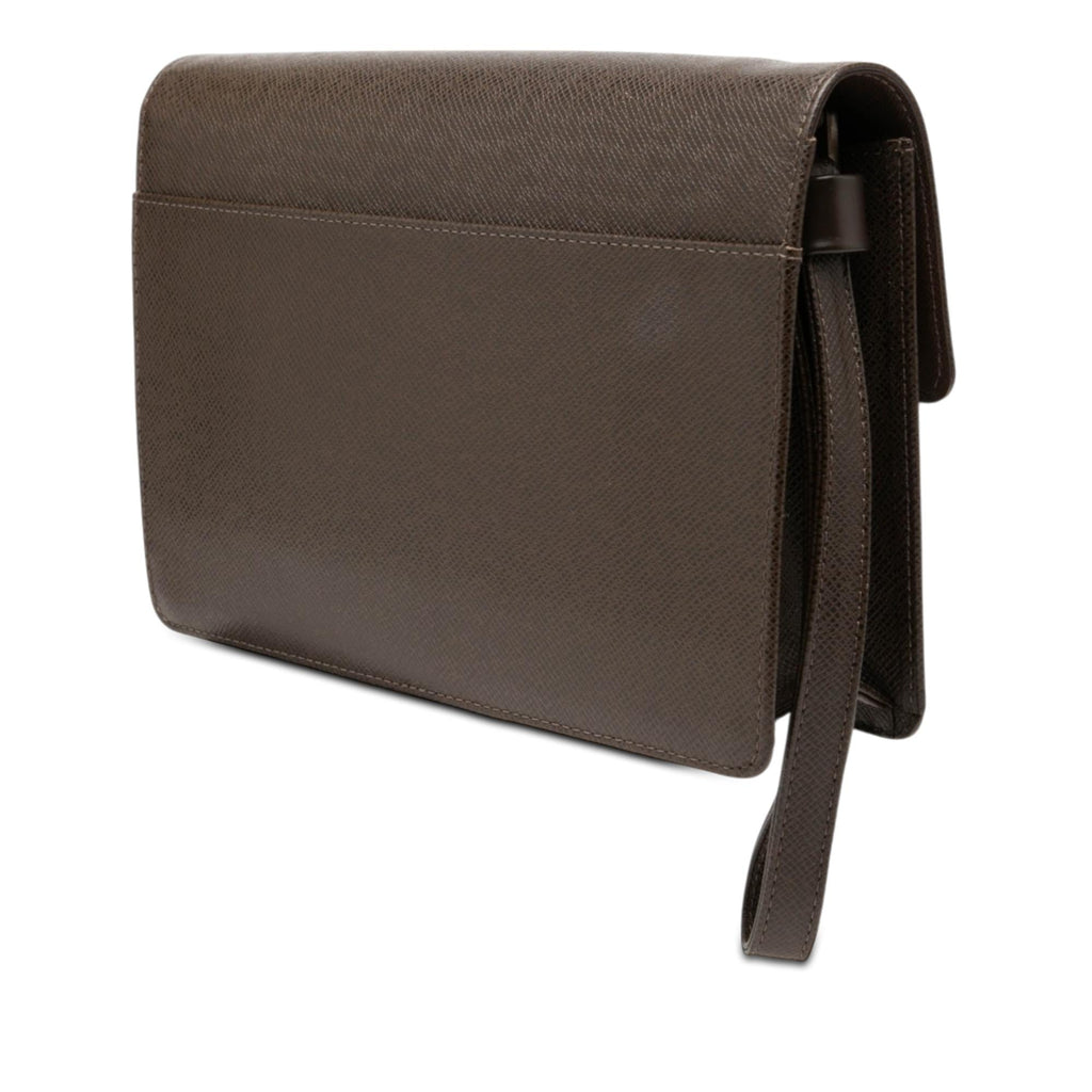 Louis Vuitton Taiga Selenga