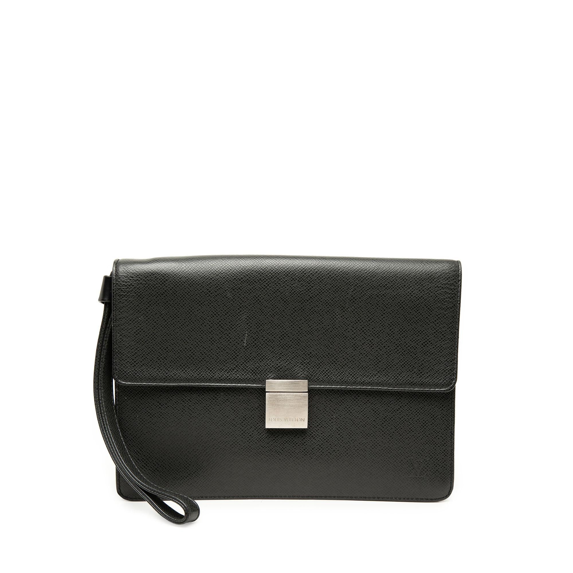 Louis Vuitton Taiga Selenga