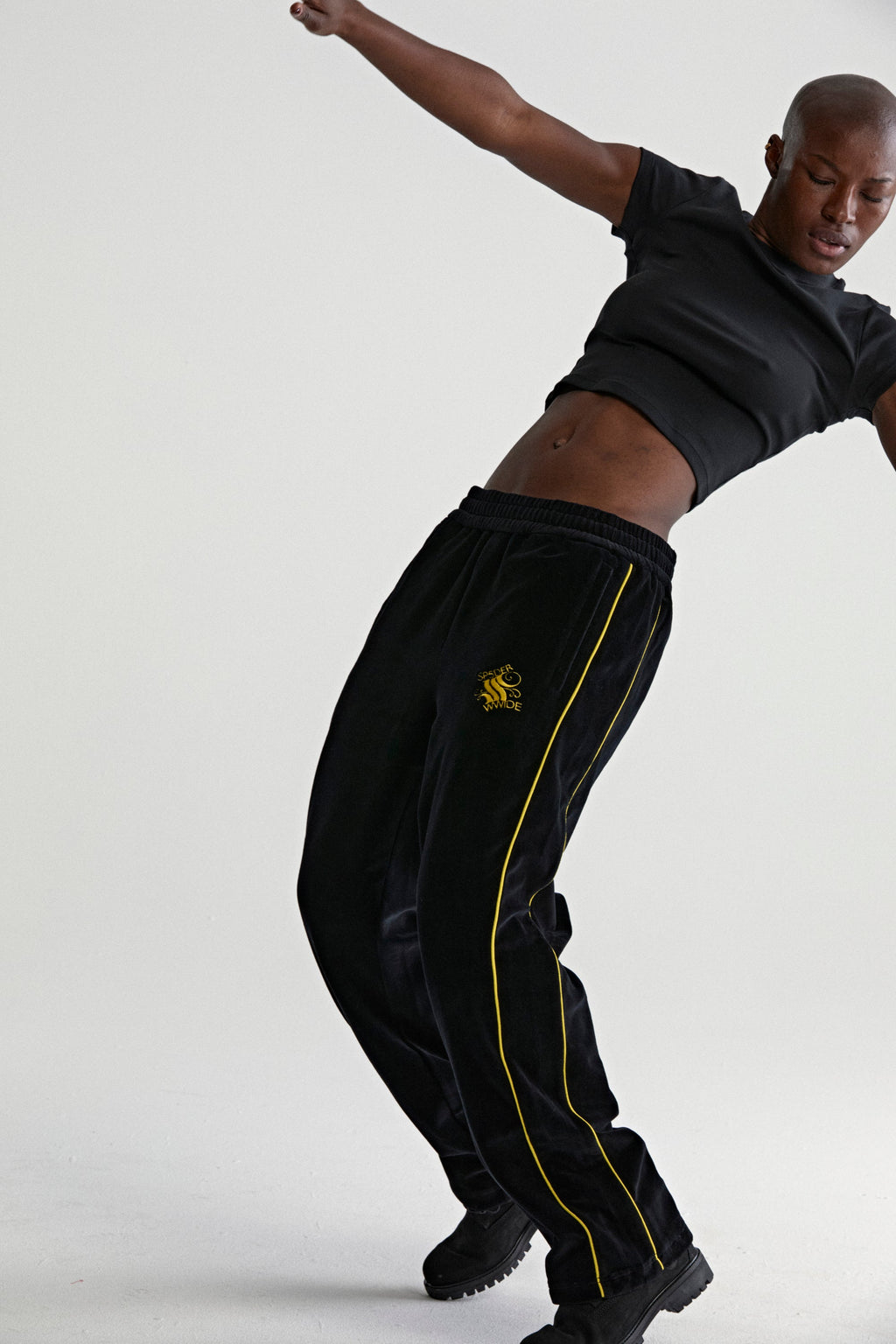 OUTLINE VELOUR TRACK PANT