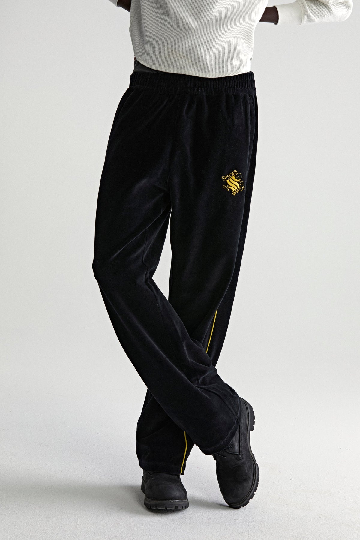 OUTLINE VELOUR TRACK PANT