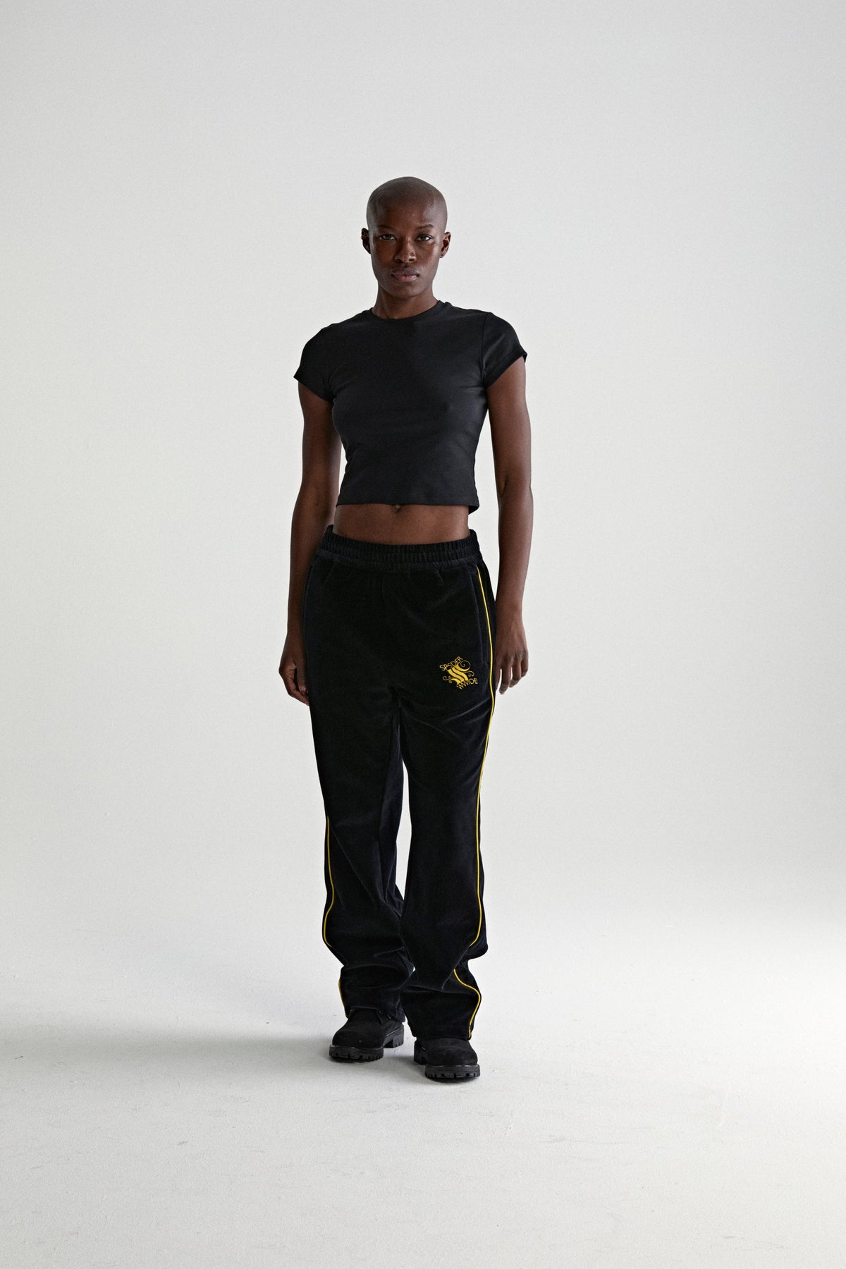 OUTLINE VELOUR TRACK PANT