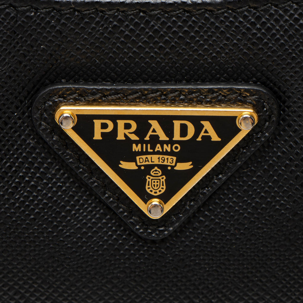 Prada Saffiano Re-Edition 2005 Crossbody