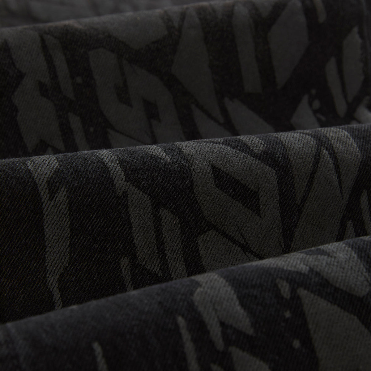 BURNOUT DENIM