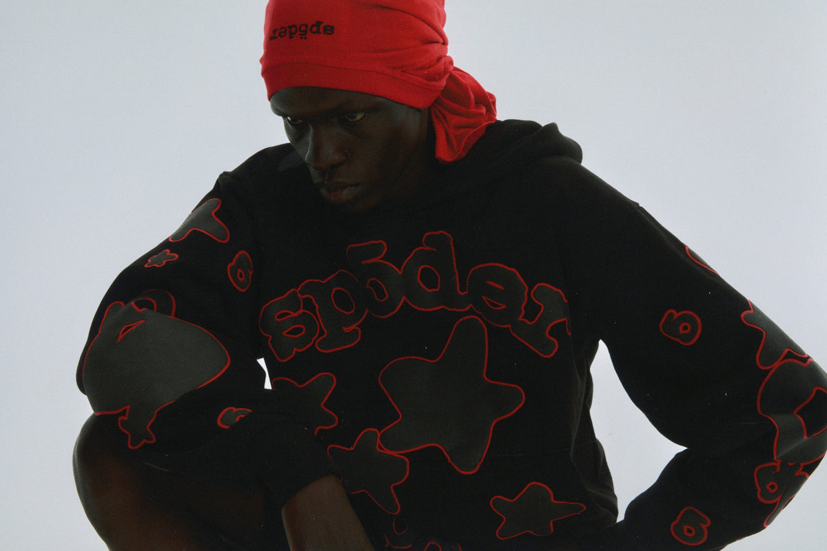 BELUGA OUTLINE HOODIE