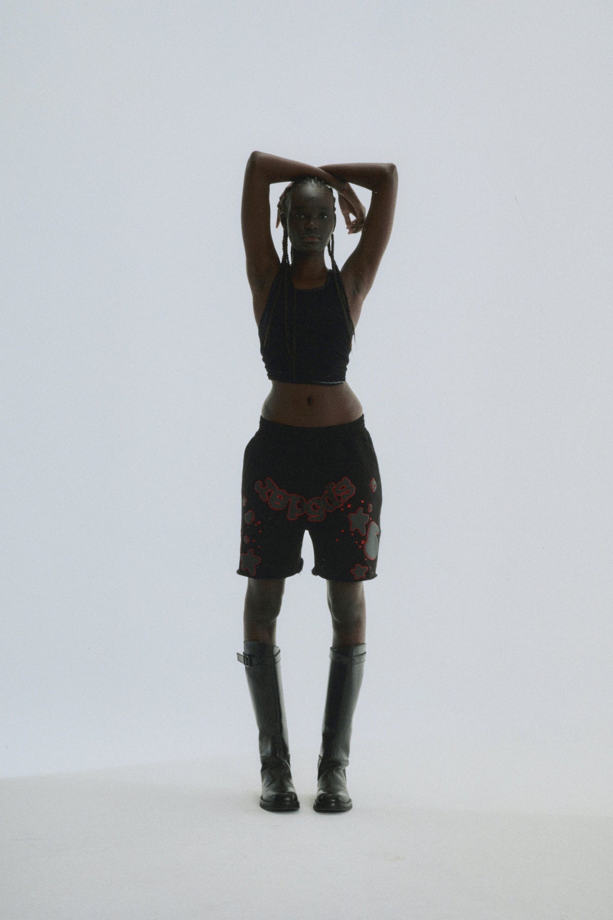 BELUGA OUTLINE SWEATSHORT