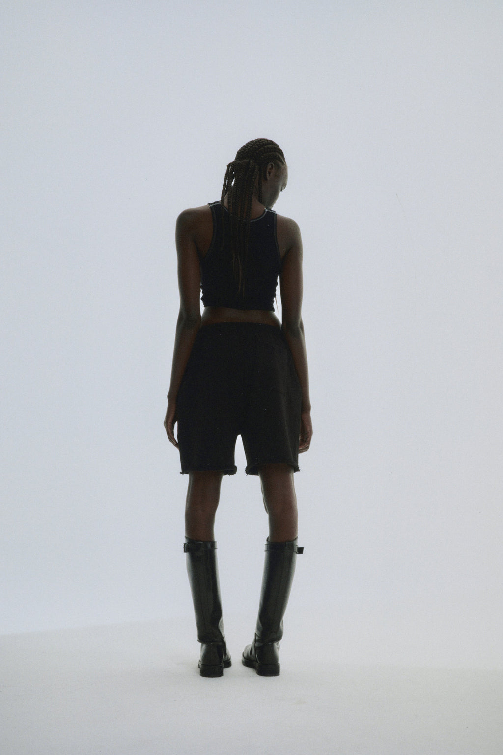 BELUGA OUTLINE SWEATSHORT