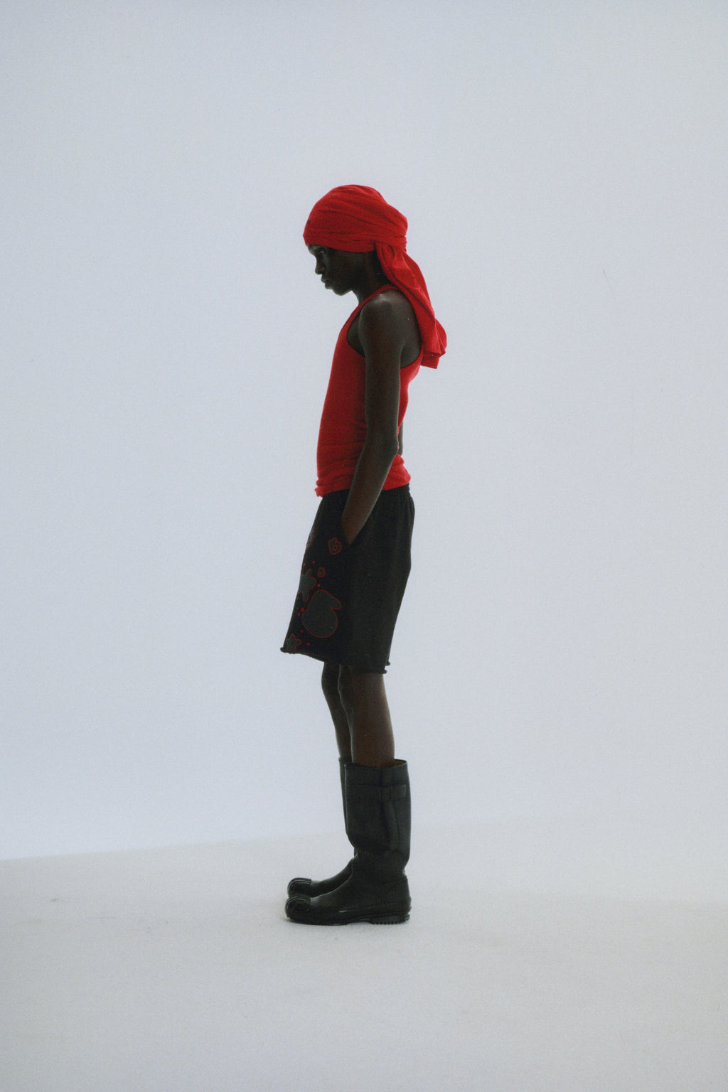 BELUGA OUTLINE SWEATSHORT