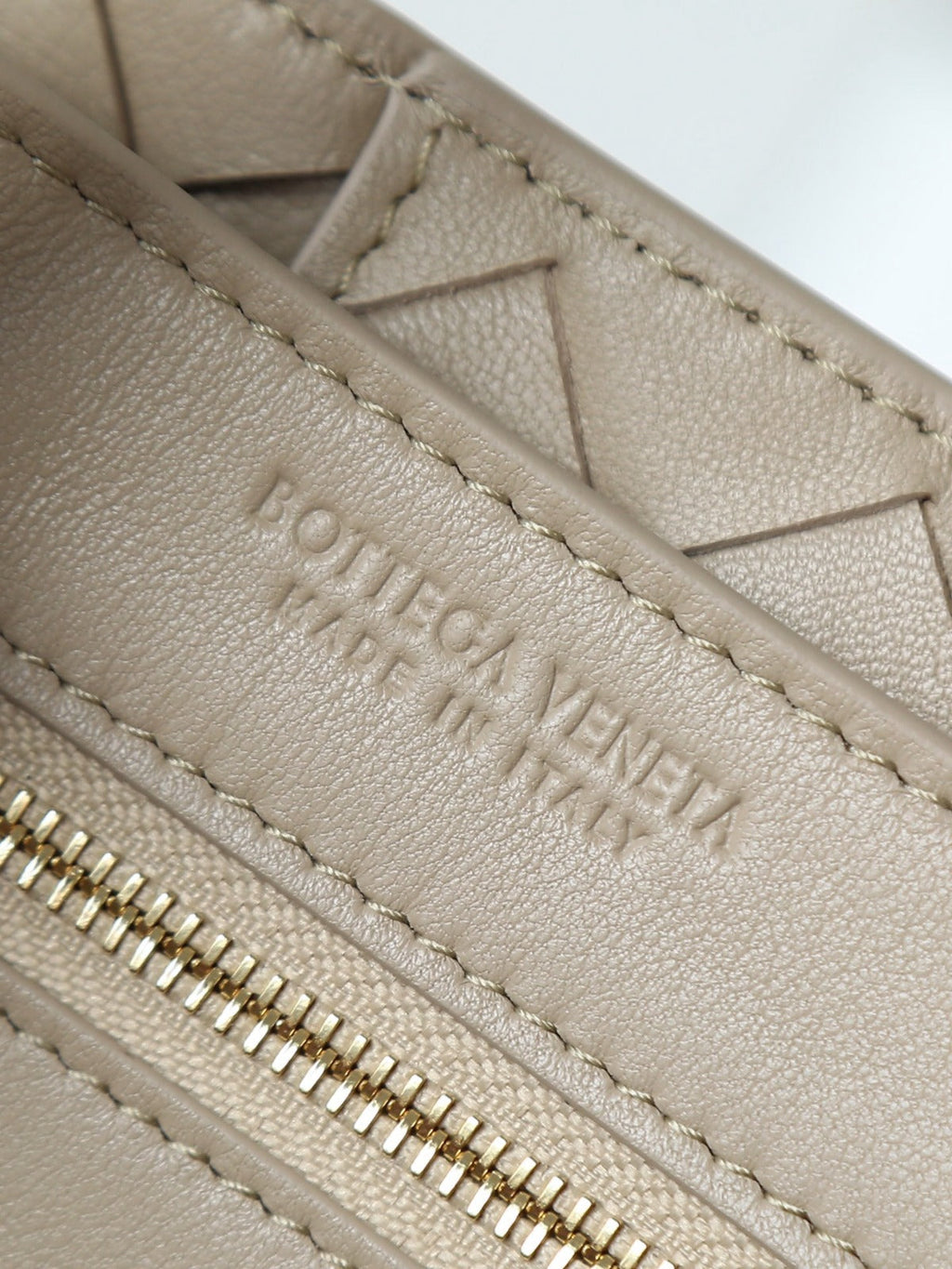 Bottega Veneta 2026 Mini Andiamo Taupe Lambskin