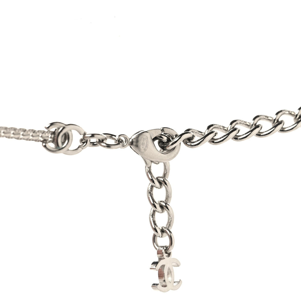 Metal CC Short Chain Necklace Silver