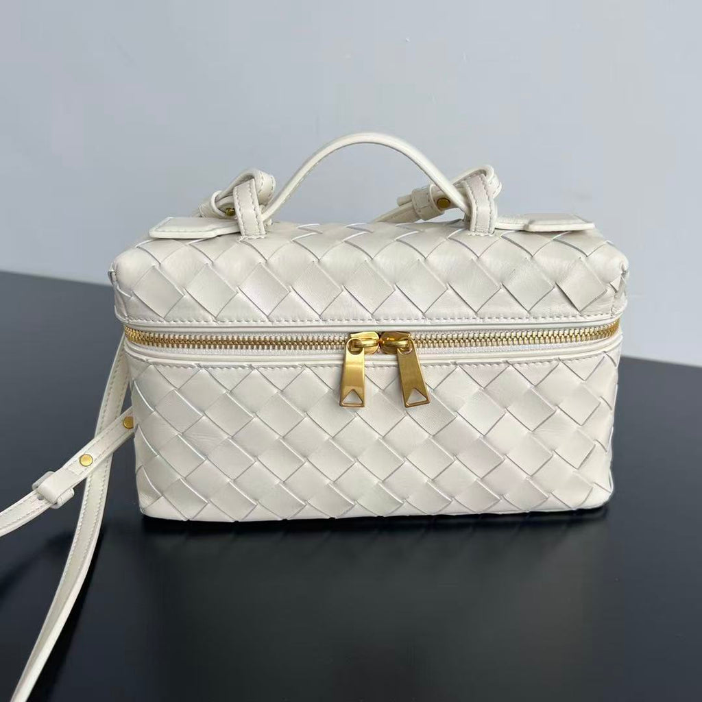 BANG BANG 22 VANITY CASE IN WHITE CALFSKIN