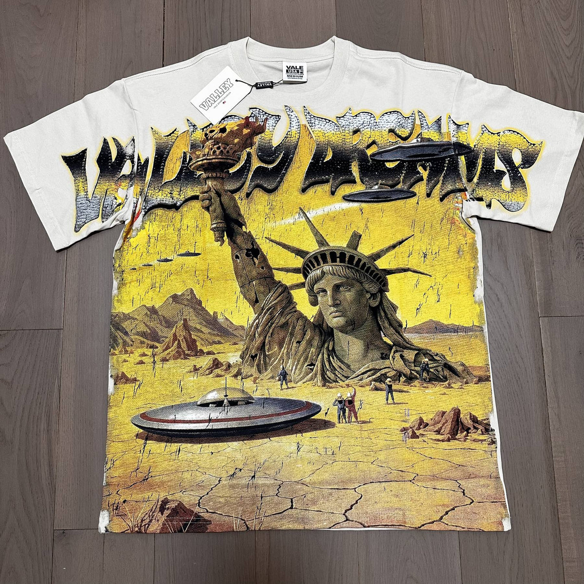 VALE USA Liberty UFO Graphic T-Shirt