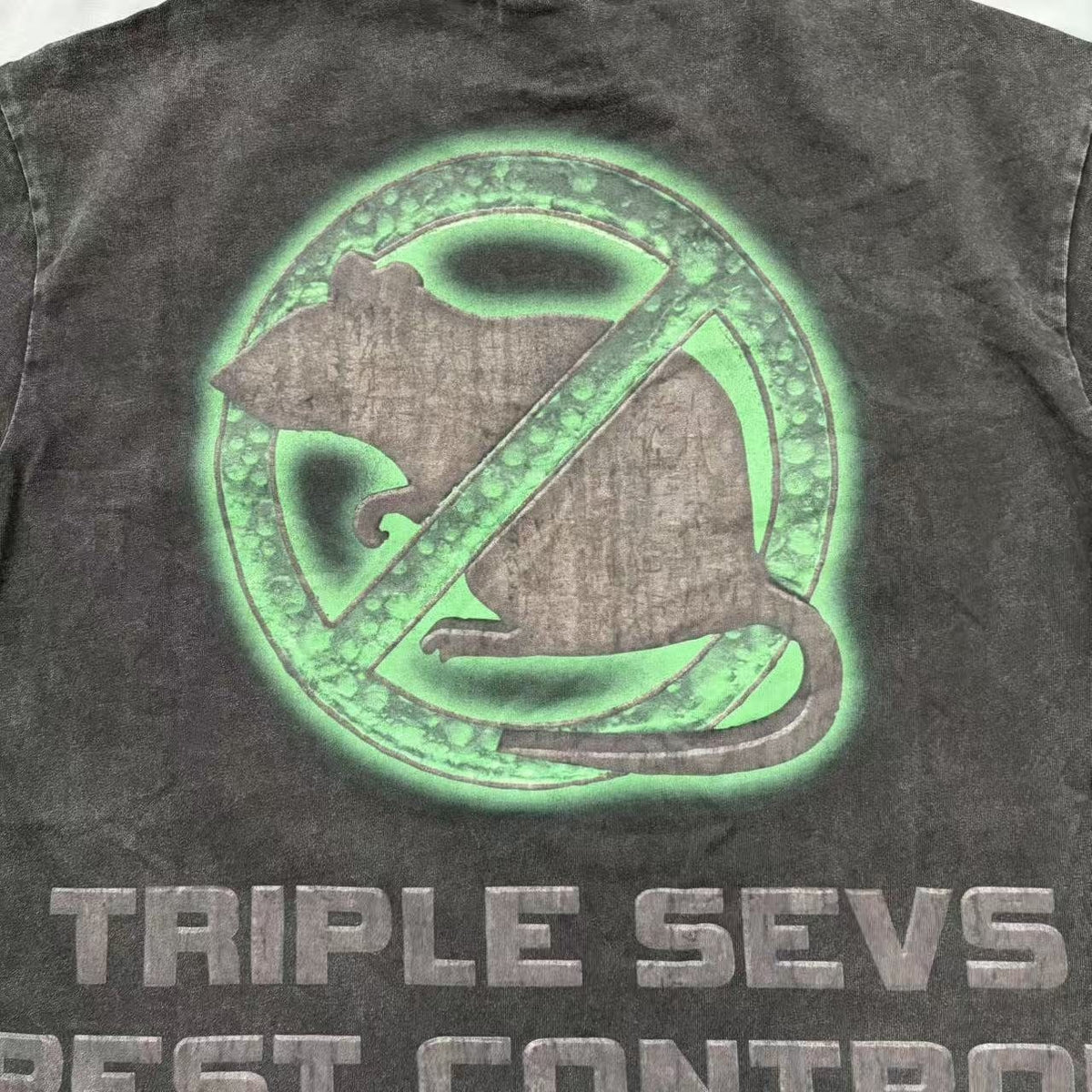 TRIPLE SEVENS Rat Graphic T-Shirt
