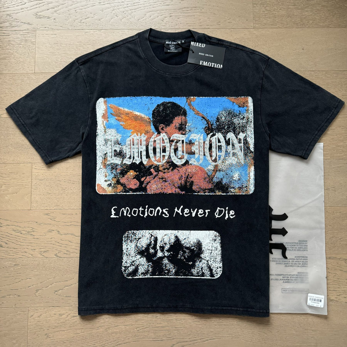 MIXED EMOTION Angel Graphic T-Shirt