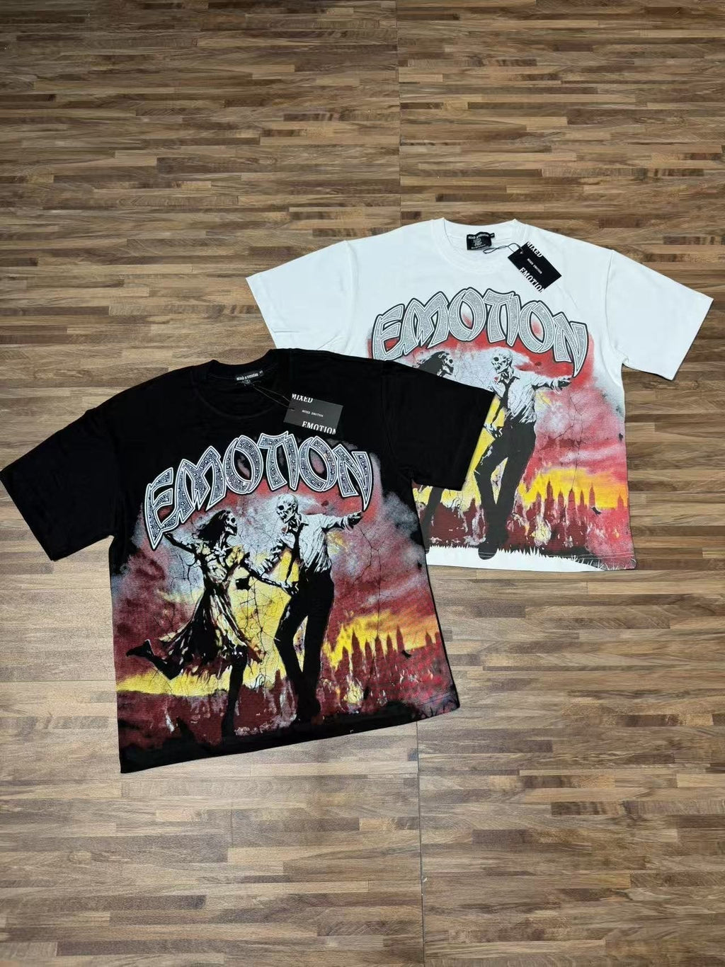 MIXED EMOTION Skeleton Graphic T-Shirt