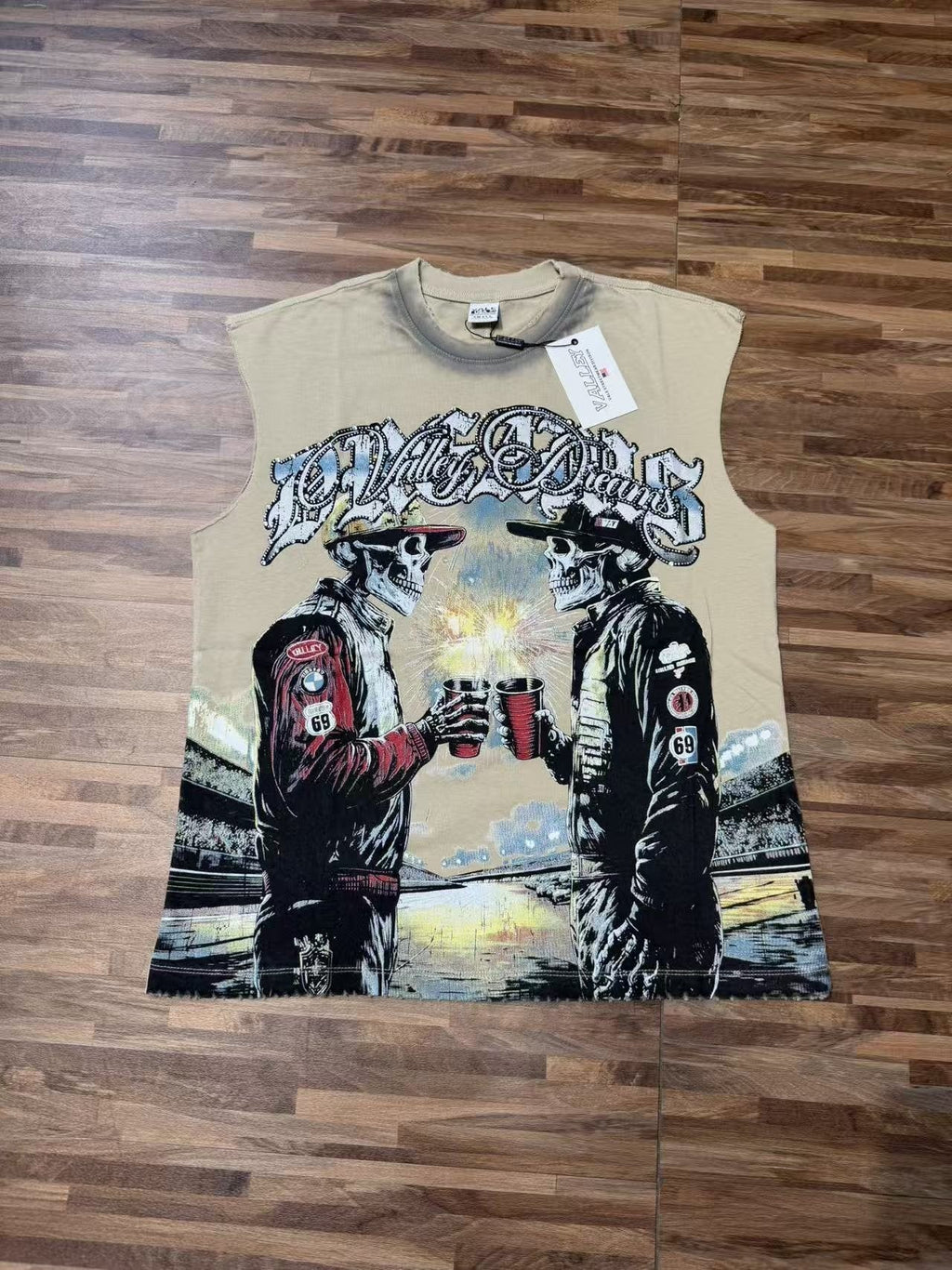 VALLEY Dreams Graphic Sleeveless T-Shirt