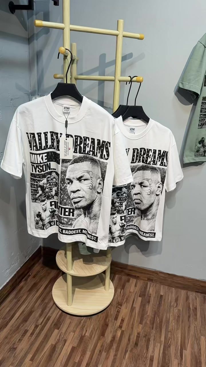 VALLEY Dreams Boxing Graphic T-Shirt