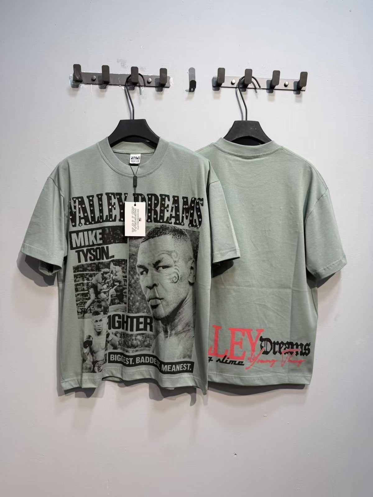 VALLEY Dreams Boxing Graphic T-Shirt