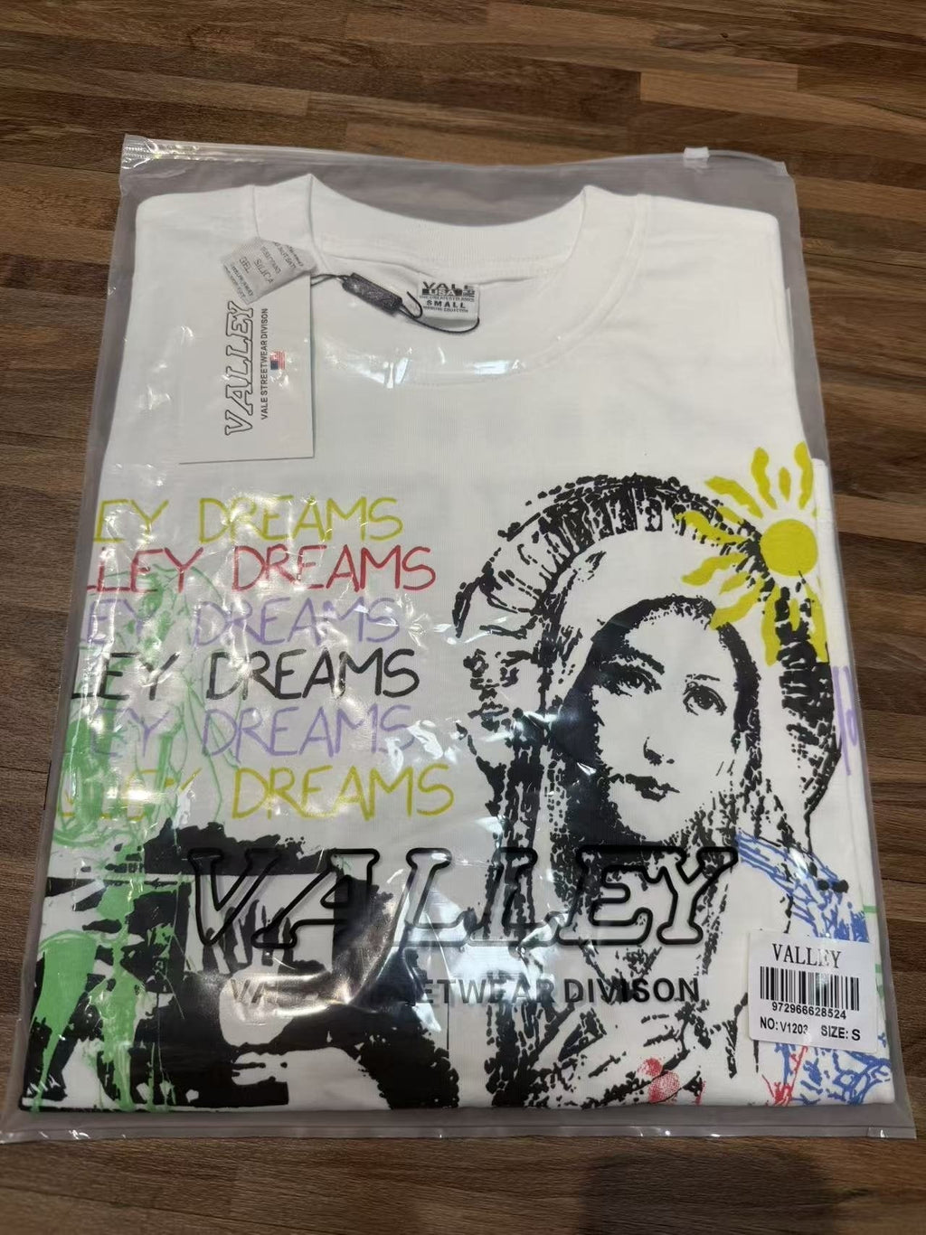 VALLEY Dreams Graphic Short-Sleeve T-Shirt