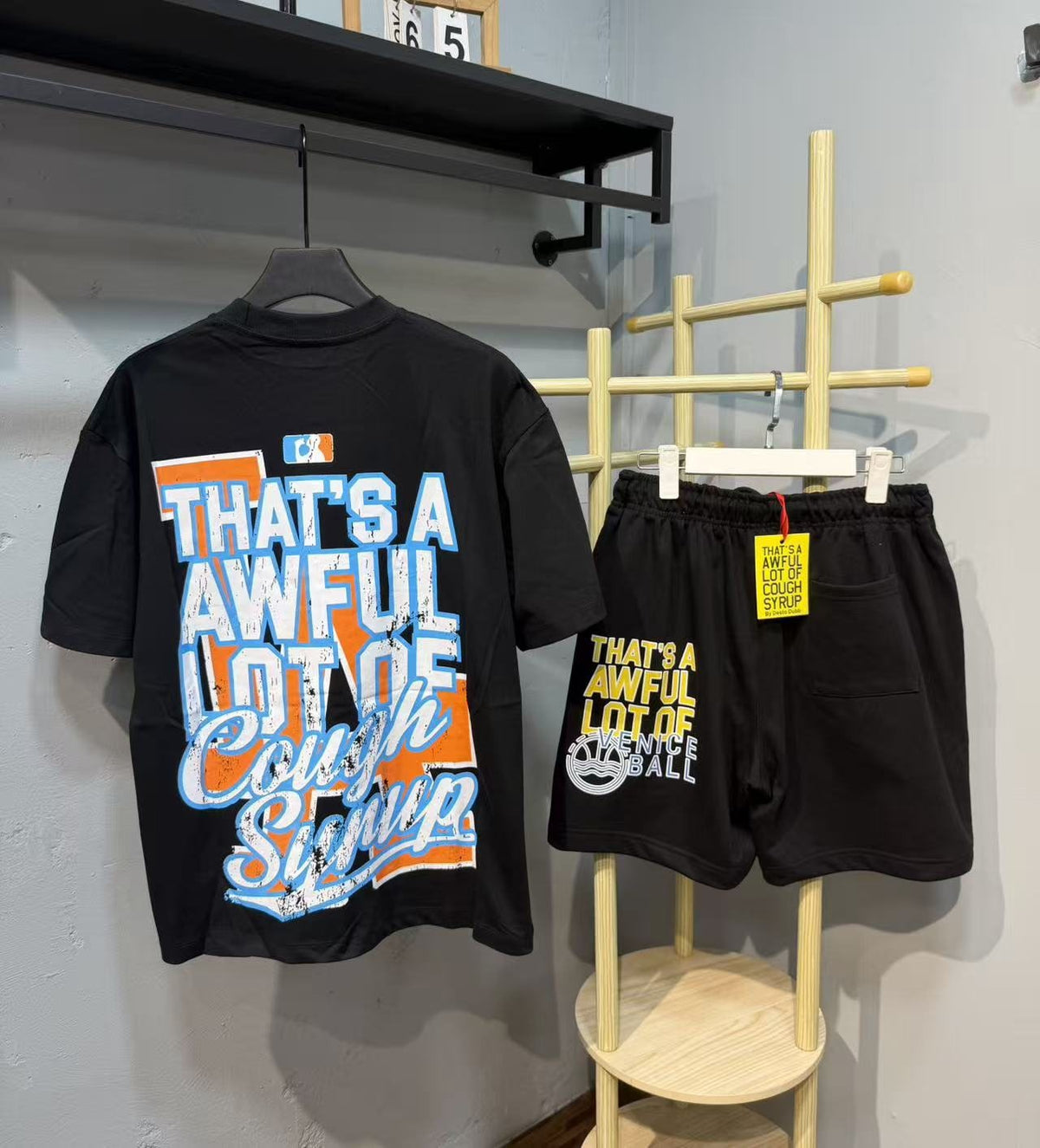 THAT'S A AWFUL LOT OF COUGH SYRUP LA Graphic Short-Sleeve Set