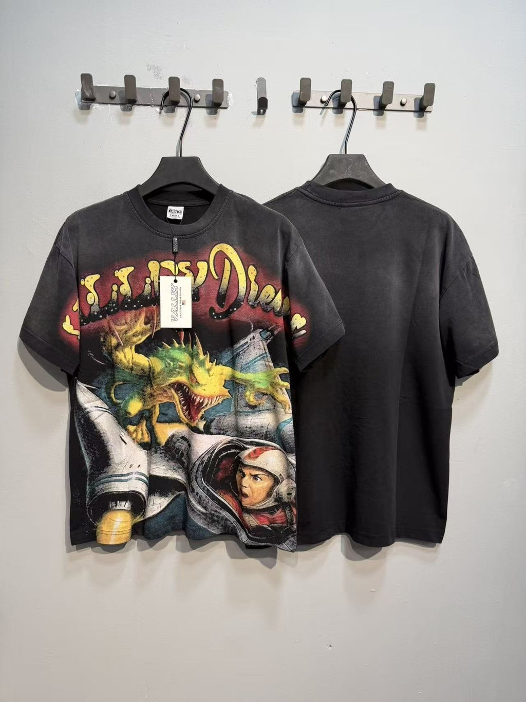 VALLEY Dragon Aircraft Astronaut Graphic T-Shirt
